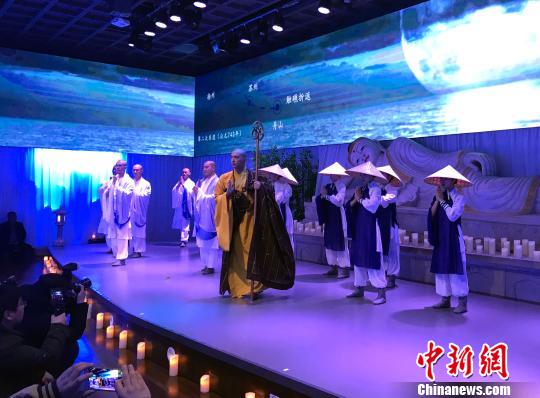 圖為鑒真東渡禪茶秀首演，再現(xiàn)鑒真東渡傳奇。 崔佳明 攝