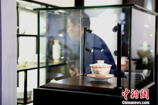 世界各地精品陶瓷匯聚一堂。　姜濤 攝