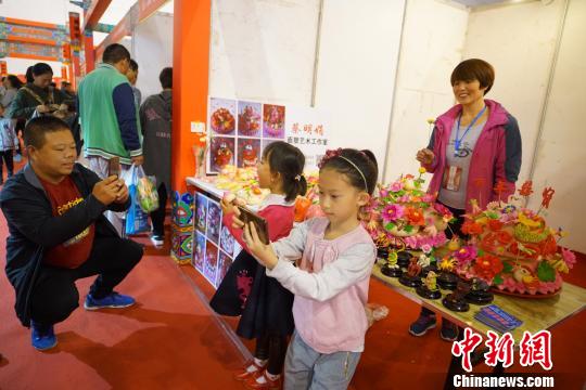 非物質文化遺產的獨特魅力吸引民眾參與?！∪螇粞z